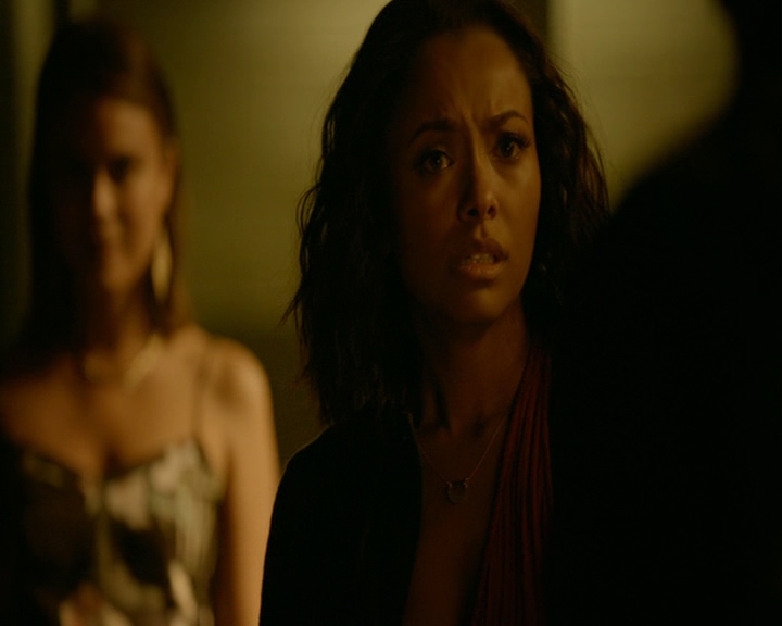 VampireDiaries-dot-nl_VampireDiaries-8x03YouDecidedThatIWasWorthSaving1559.jpg