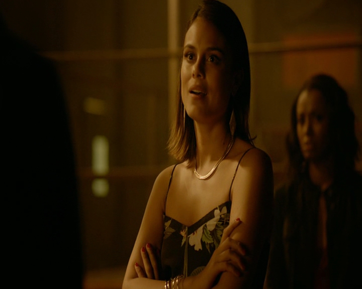 VampireDiaries-dot-nl_VampireDiaries-8x03YouDecidedThatIWasWorthSaving1739.jpg