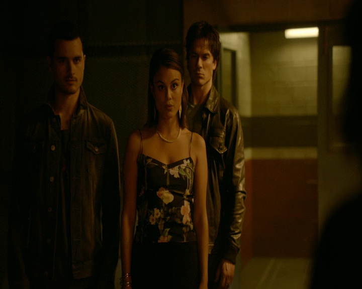 VampireDiaries-dot-nl_VampireDiaries-8x03YouDecidedThatIWasWorthSaving1749.jpg