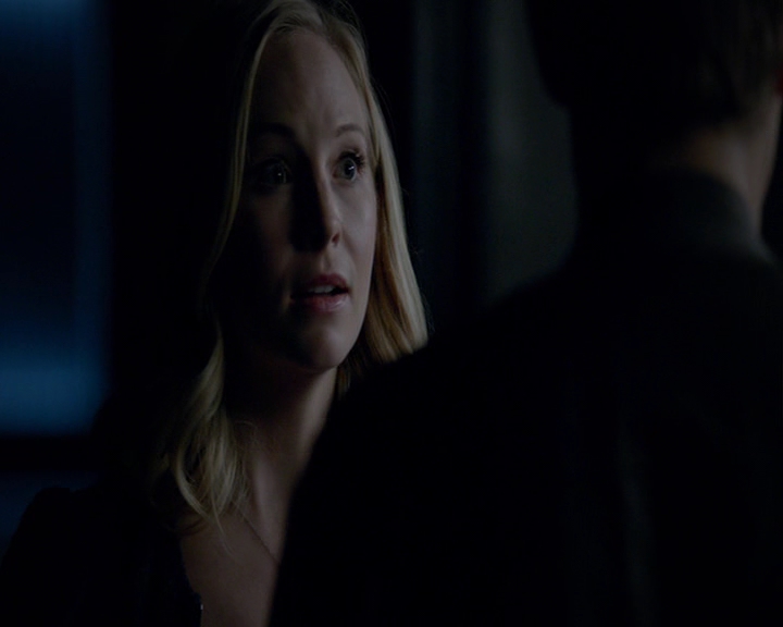 VampireDiaries-dot-nl_VampireDiaries-8x03YouDecidedThatIWasWorthSaving1928.jpg