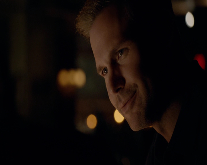 VampireDiaries-dot-nl_VampireDiaries-8x03YouDecidedThatIWasWorthSaving2031.jpg