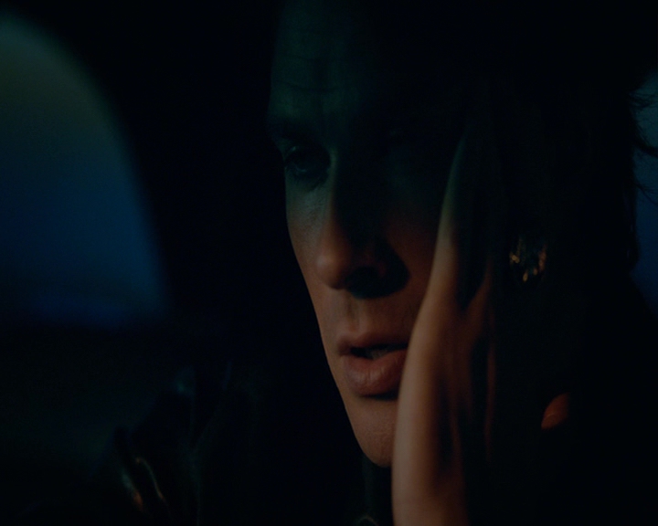VampireDiaries-dot-nl_VampireDiaries-8x03YouDecidedThatIWasWorthSaving2077.jpg