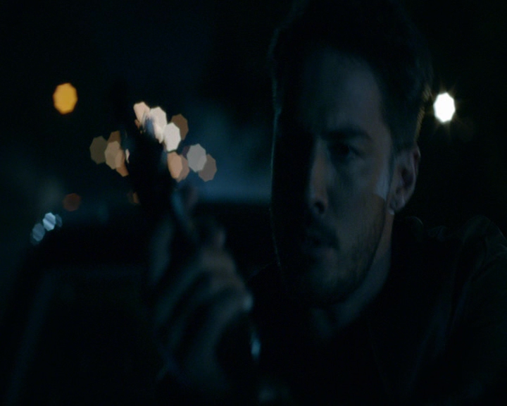 VampireDiaries-dot-nl_VampireDiaries-8x03YouDecidedThatIWasWorthSaving2183.jpg