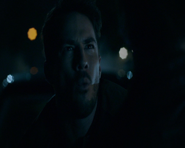 VampireDiaries-dot-nl_VampireDiaries-8x03YouDecidedThatIWasWorthSaving2197.jpg
