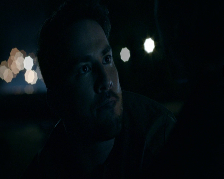 VampireDiaries-dot-nl_VampireDiaries-8x03YouDecidedThatIWasWorthSaving2201.jpg