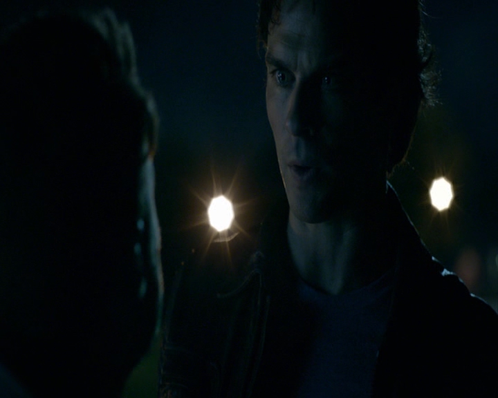 VampireDiaries-dot-nl_VampireDiaries-8x03YouDecidedThatIWasWorthSaving2212.jpg