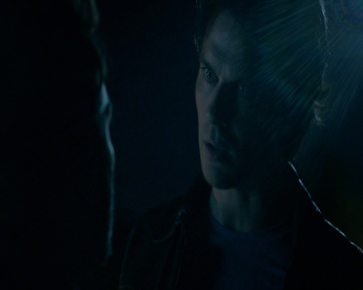 VampireDiaries-dot-nl_VampireDiaries-8x03YouDecidedThatIWasWorthSaving2214.jpg