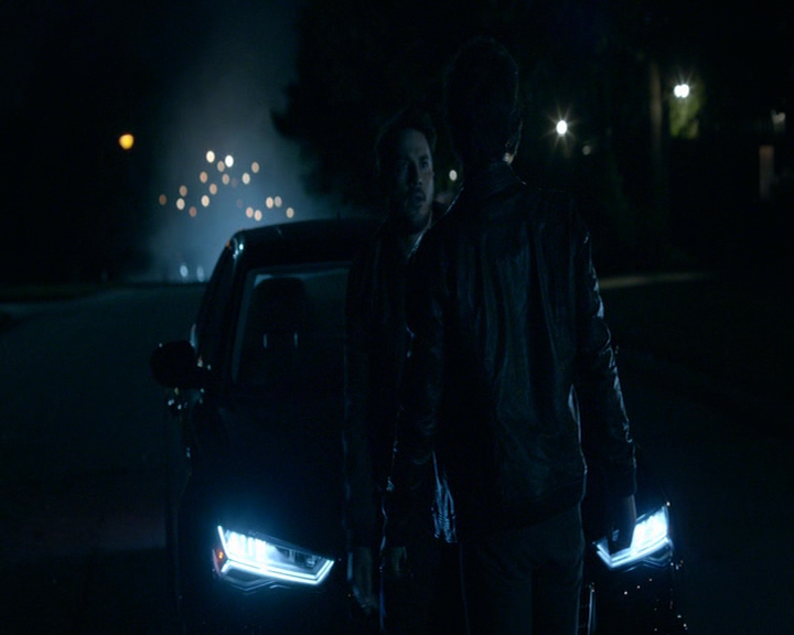 VampireDiaries-dot-nl_VampireDiaries-8x03YouDecidedThatIWasWorthSaving2217.jpg