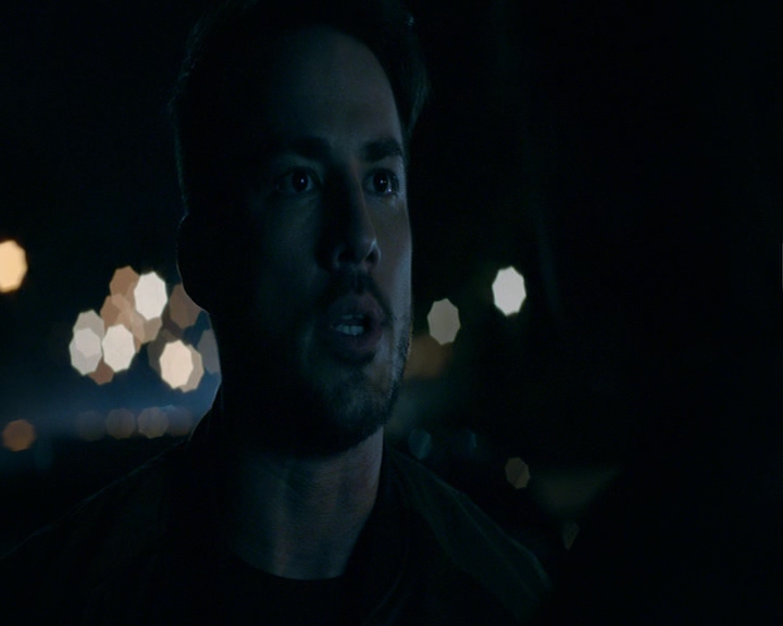 VampireDiaries-dot-nl_VampireDiaries-8x03YouDecidedThatIWasWorthSaving2220.jpg