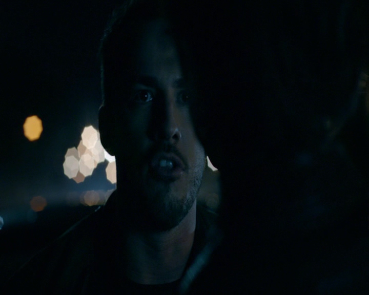 VampireDiaries-dot-nl_VampireDiaries-8x03YouDecidedThatIWasWorthSaving2232.jpg