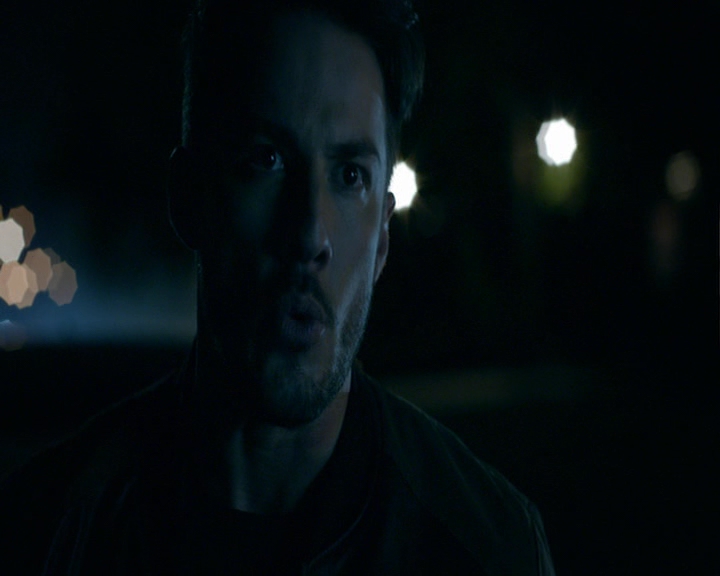 VampireDiaries-dot-nl_VampireDiaries-8x03YouDecidedThatIWasWorthSaving2248.jpg