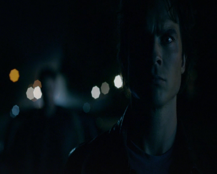 VampireDiaries-dot-nl_VampireDiaries-8x03YouDecidedThatIWasWorthSaving2262.jpg