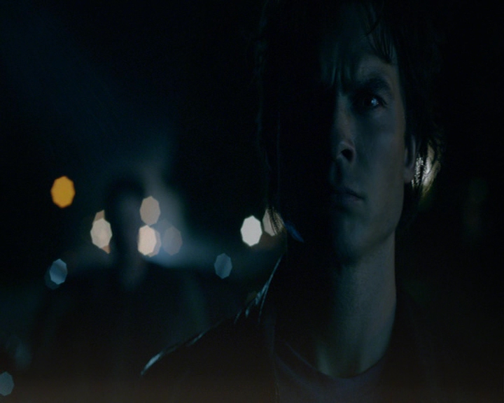 VampireDiaries-dot-nl_VampireDiaries-8x03YouDecidedThatIWasWorthSaving2263.jpg