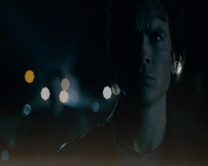 VampireDiaries-dot-nl_VampireDiaries-8x03YouDecidedThatIWasWorthSaving2264.jpg