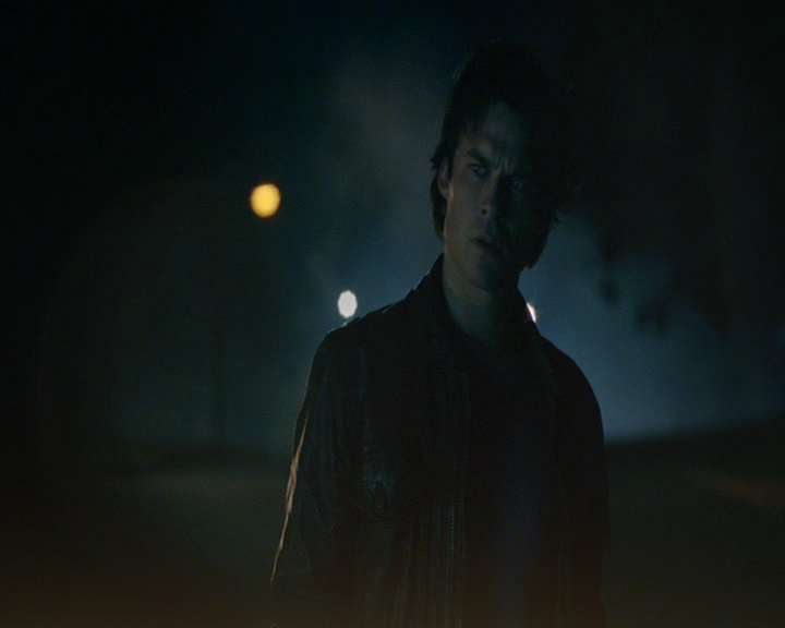 VampireDiaries-dot-nl_VampireDiaries-8x03YouDecidedThatIWasWorthSaving2270.jpg