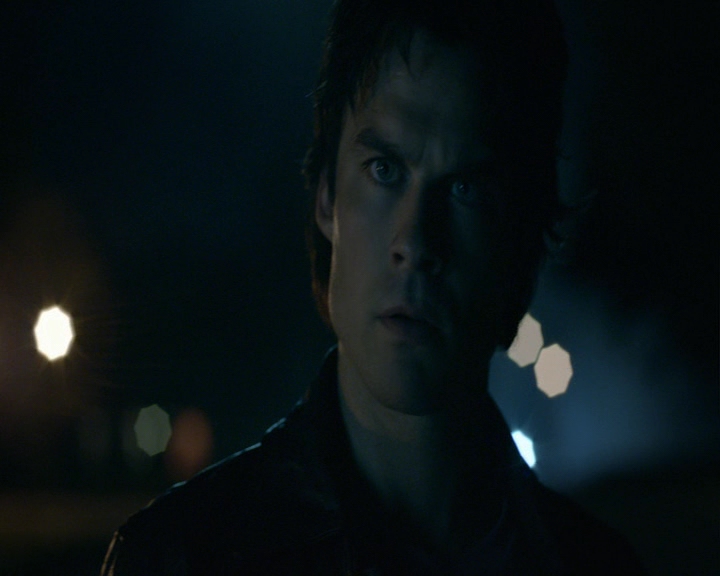 VampireDiaries-dot-nl_VampireDiaries-8x03YouDecidedThatIWasWorthSaving2272.jpg