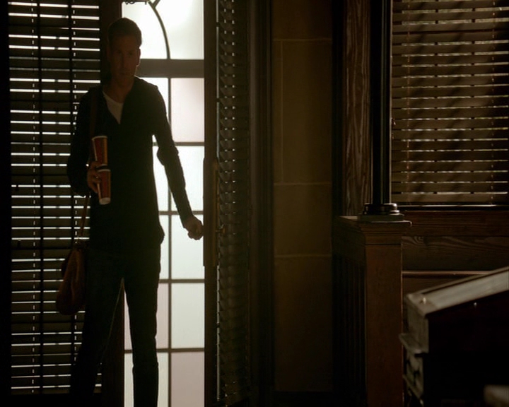 VampireDiaries-dot-nl_VampireDiaries-8x04AnEternityOfMisery0199.jpg