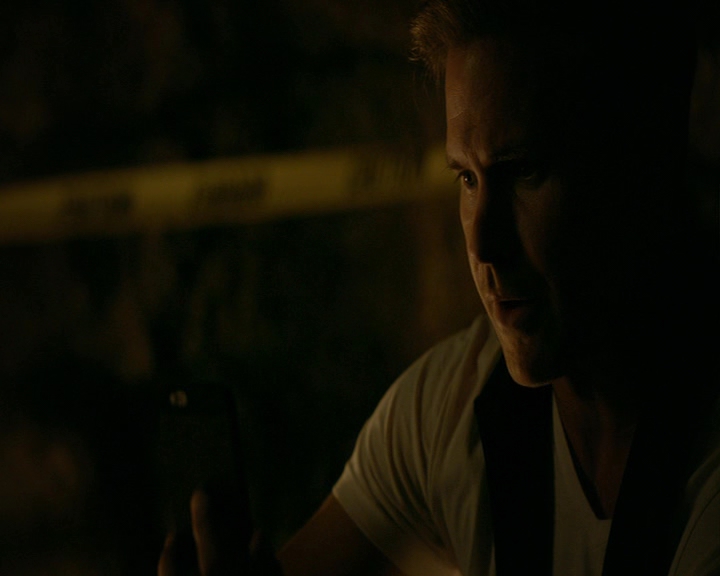 VampireDiaries-dot-nl_VampireDiaries-8x04AnEternityOfMisery1517.jpg