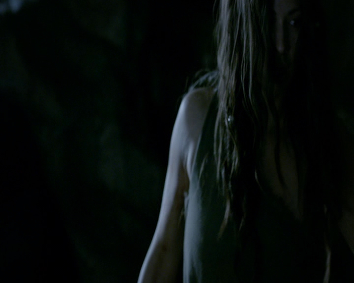 VampireDiaries-dot-nl_VampireDiaries-8x04AnEternityOfMisery1583.jpg