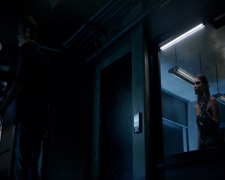 VampireDiaries-dot-nl_VampireDiaries-8x04AnEternityOfMisery1801.jpg