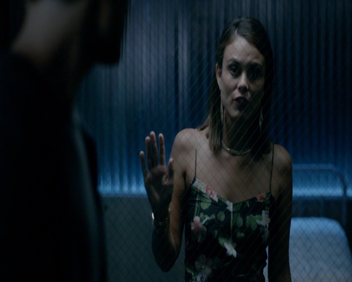 VampireDiaries-dot-nl_VampireDiaries-8x04AnEternityOfMisery1810.jpg