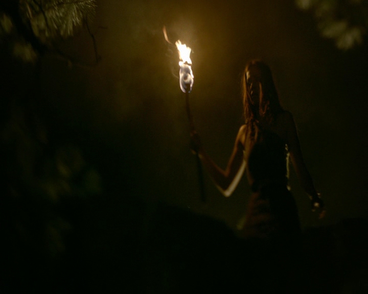 VampireDiaries-dot-nl_VampireDiaries-8x04AnEternityOfMisery1859.jpg