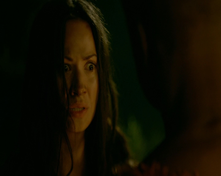 VampireDiaries-dot-nl_VampireDiaries-8x04AnEternityOfMisery1895.jpg