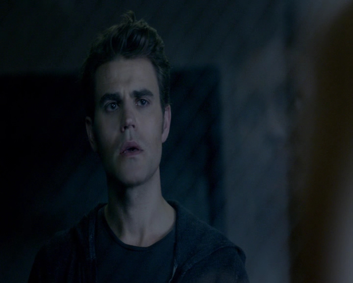 VampireDiaries-dot-nl_VampireDiaries-8x04AnEternityOfMisery2079.jpg