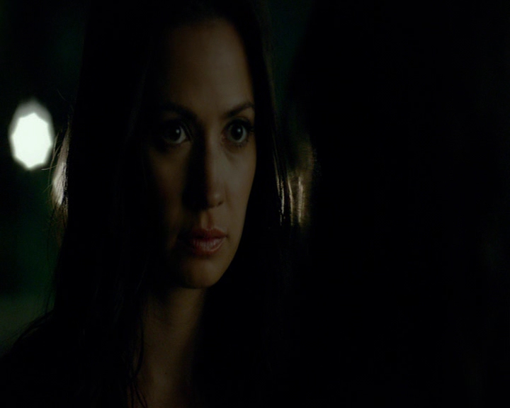 VampireDiaries-dot-nl_VampireDiaries-8x04AnEternityOfMisery2294.jpg