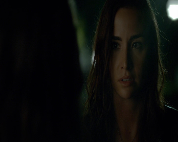 VampireDiaries-dot-nl_VampireDiaries-8x04AnEternityOfMisery2300.jpg