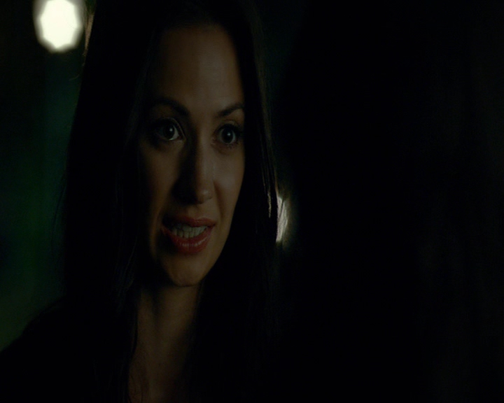 VampireDiaries-dot-nl_VampireDiaries-8x04AnEternityOfMisery2304.jpg