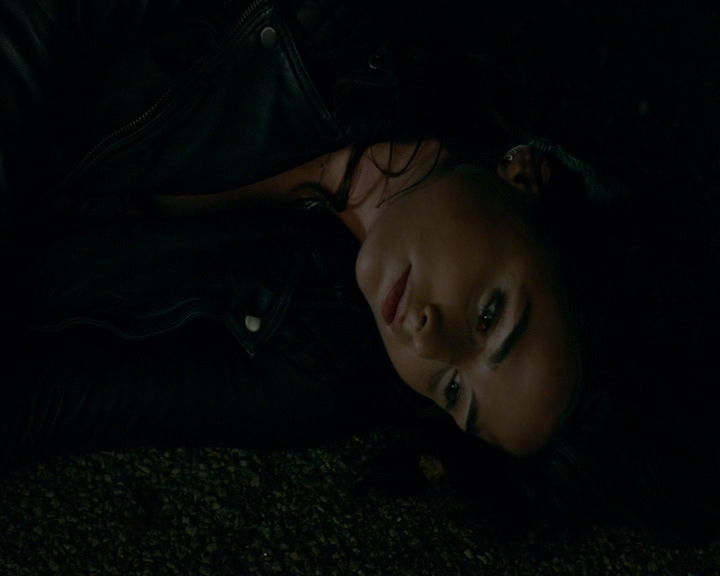 VampireDiaries-dot-nl_VampireDiaries-8x04AnEternityOfMisery2320.jpg