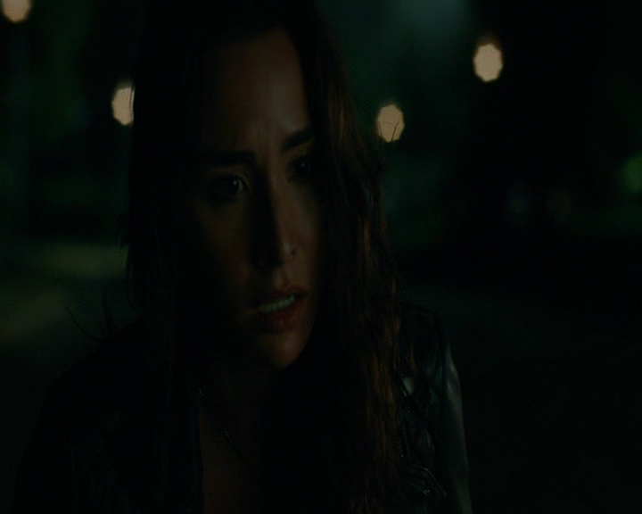 VampireDiaries-dot-nl_VampireDiaries-8x04AnEternityOfMisery2341.jpg