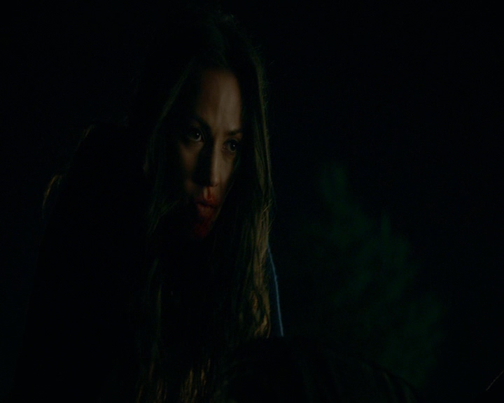VampireDiaries-dot-nl_VampireDiaries-8x04AnEternityOfMisery2342.jpg