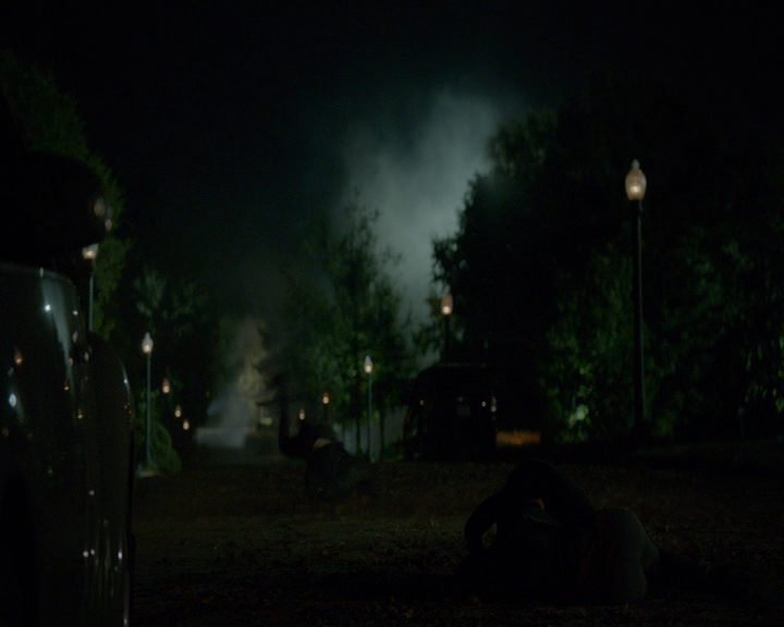 VampireDiaries-dot-nl_VampireDiaries-8x04AnEternityOfMisery2349.jpg