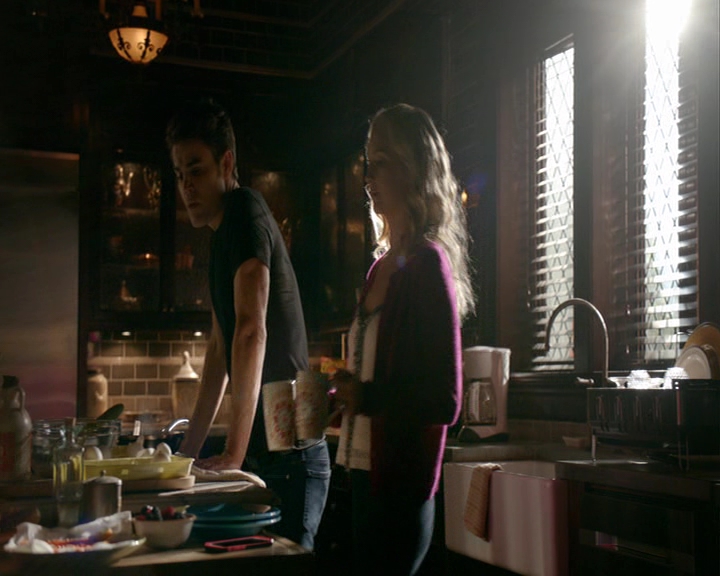 VampireDiaries-dot-nl_VampireDiaries-8x05ComingHomeWasAMistake0012.jpg