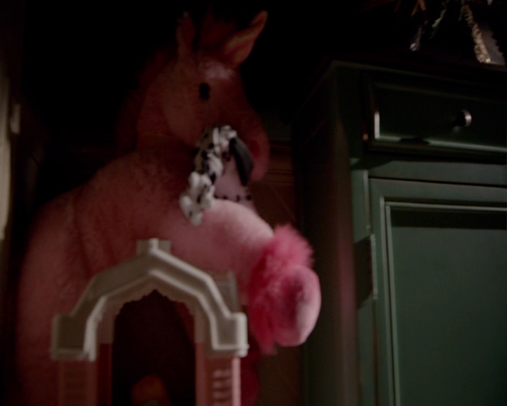 VampireDiaries-dot-nl_VampireDiaries-8x05ComingHomeWasAMistake0042.jpg