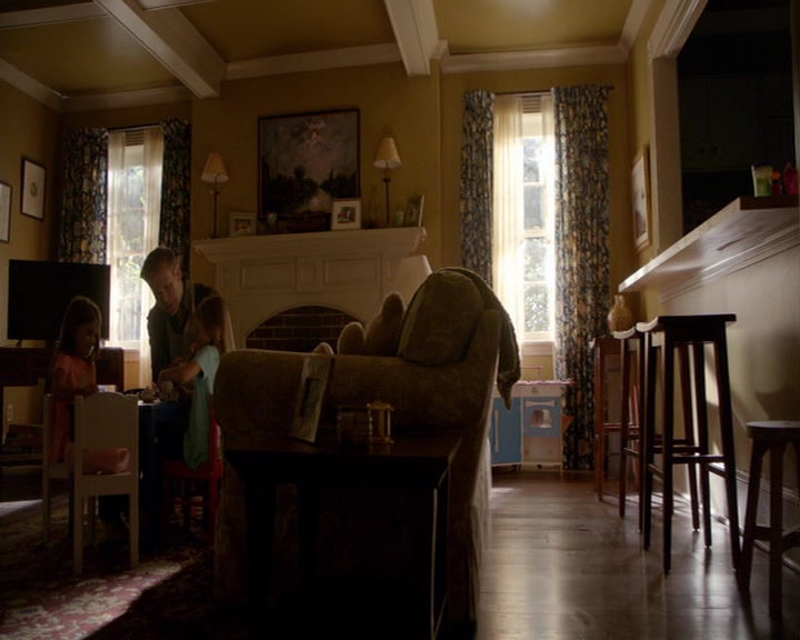 VampireDiaries-dot-nl_VampireDiaries-8x05ComingHomeWasAMistake0045.jpg