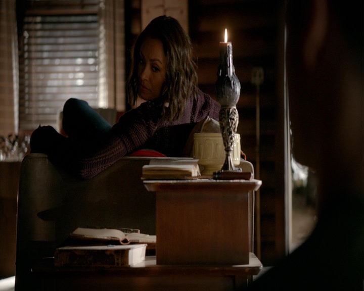 VampireDiaries-dot-nl_VampireDiaries-8x05ComingHomeWasAMistake0280.jpg VampireDiaries-dot-nl_VampireDiaries-8x05ComingHomeWasAMistake0280.jpg