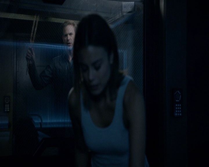 VampireDiaries-dot-nl_VampireDiaries-8x05ComingHomeWasAMistake0409.jpg