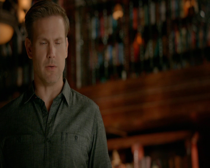VampireDiaries-dot-nl_VampireDiaries-8x05ComingHomeWasAMistake0433.jpg