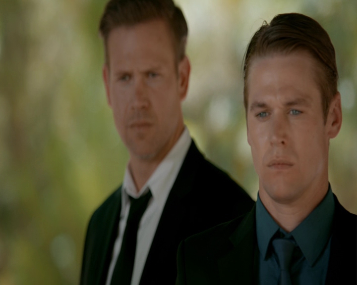 VampireDiaries-dot-nl_VampireDiaries-8x05ComingHomeWasAMistake0483.jpg