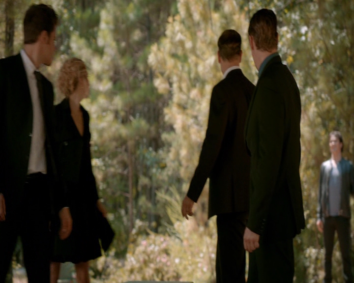 VampireDiaries-dot-nl_VampireDiaries-8x05ComingHomeWasAMistake0485.jpg