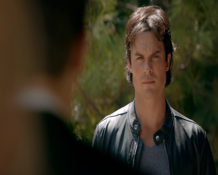 VampireDiaries-dot-nl_VampireDiaries-8x05ComingHomeWasAMistake0504.jpg