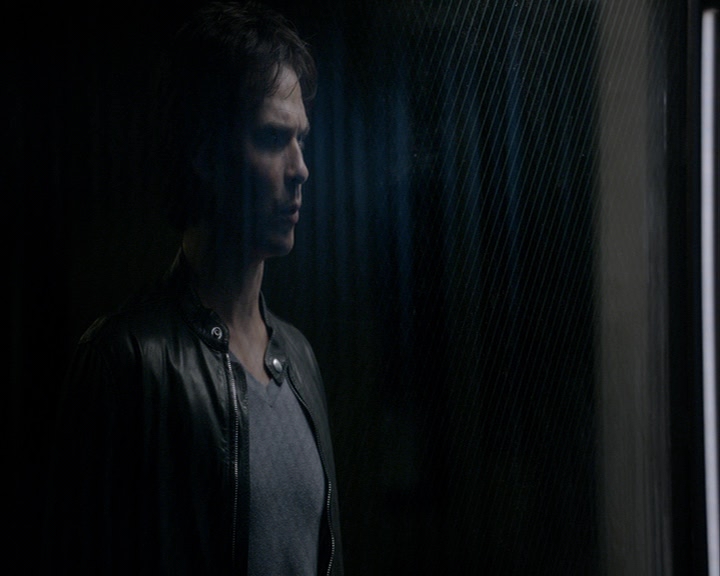 VampireDiaries-dot-nl_VampireDiaries-8x05ComingHomeWasAMistake0813.jpg