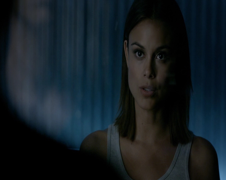 VampireDiaries-dot-nl_VampireDiaries-8x05ComingHomeWasAMistake0824.jpg