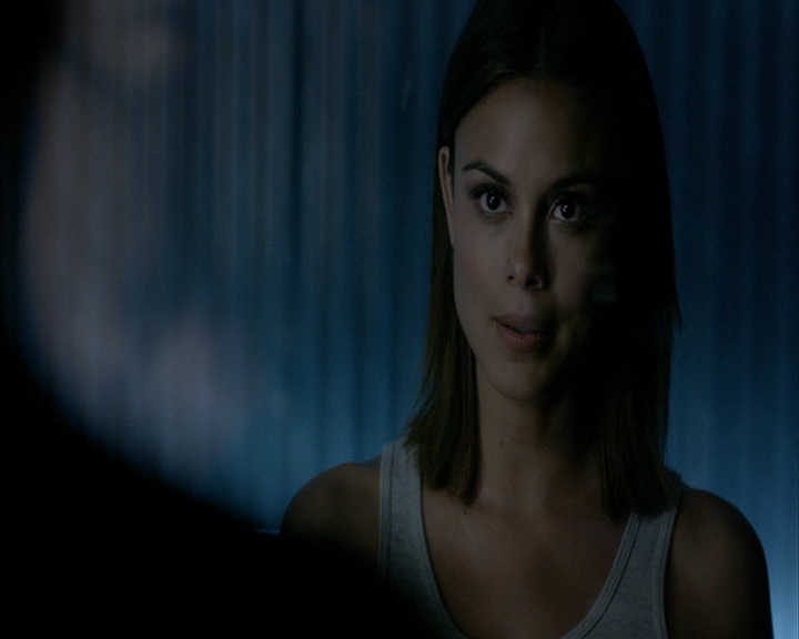VampireDiaries-dot-nl_VampireDiaries-8x05ComingHomeWasAMistake0825.jpg