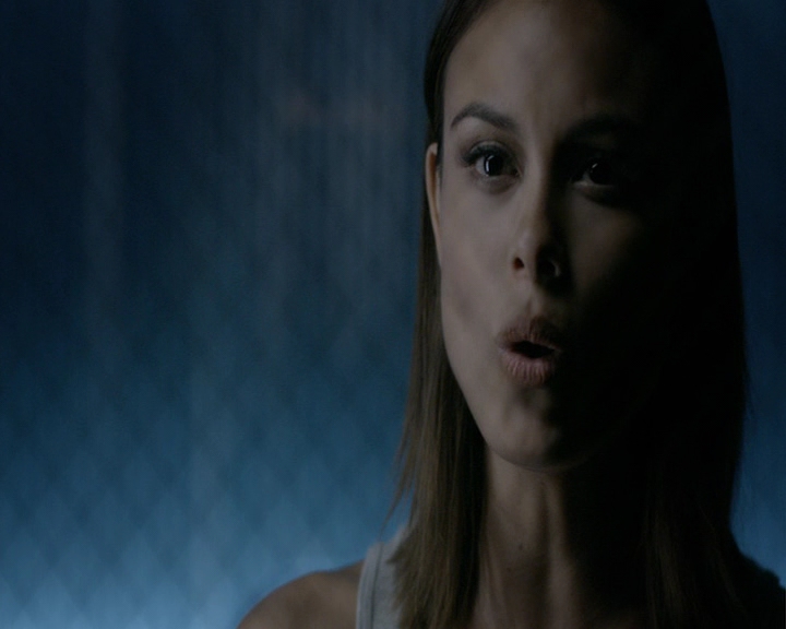 VampireDiaries-dot-nl_VampireDiaries-8x05ComingHomeWasAMistake0871.jpg