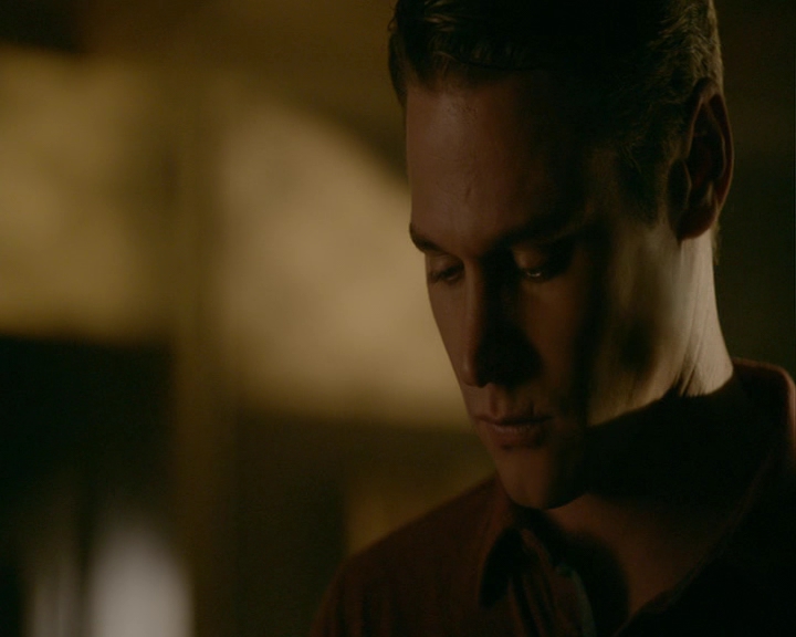 VampireDiaries-dot-nl_VampireDiaries-8x05ComingHomeWasAMistake0946.jpg
