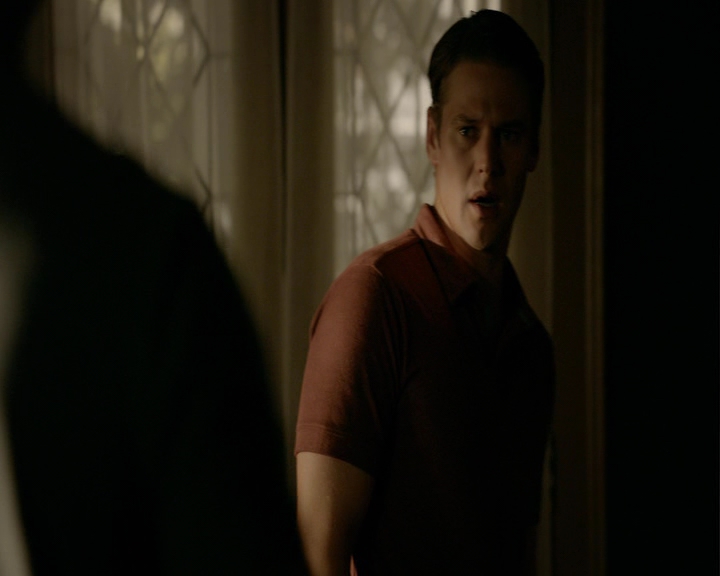 VampireDiaries-dot-nl_VampireDiaries-8x05ComingHomeWasAMistake0951.jpg